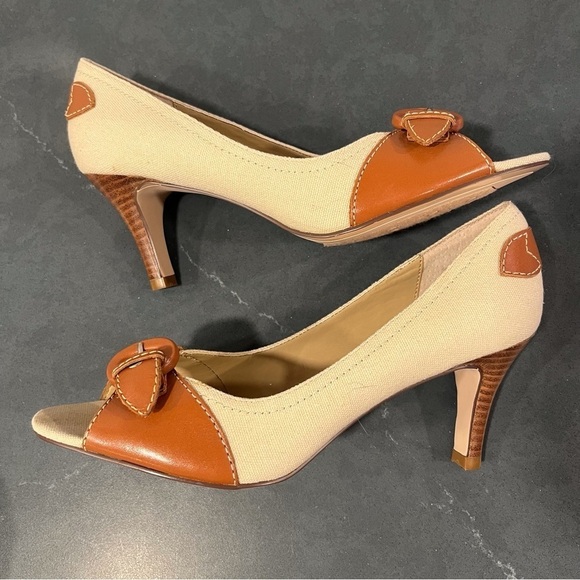 NEW Worthington sz 8 tan and brown spectator peeptoe pumps - Picture 3 of 16